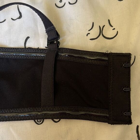 The Kit Undergarments Moulded Black Balconette Bra Size 34 B in Onyx with Bag - Picture 8 of 9